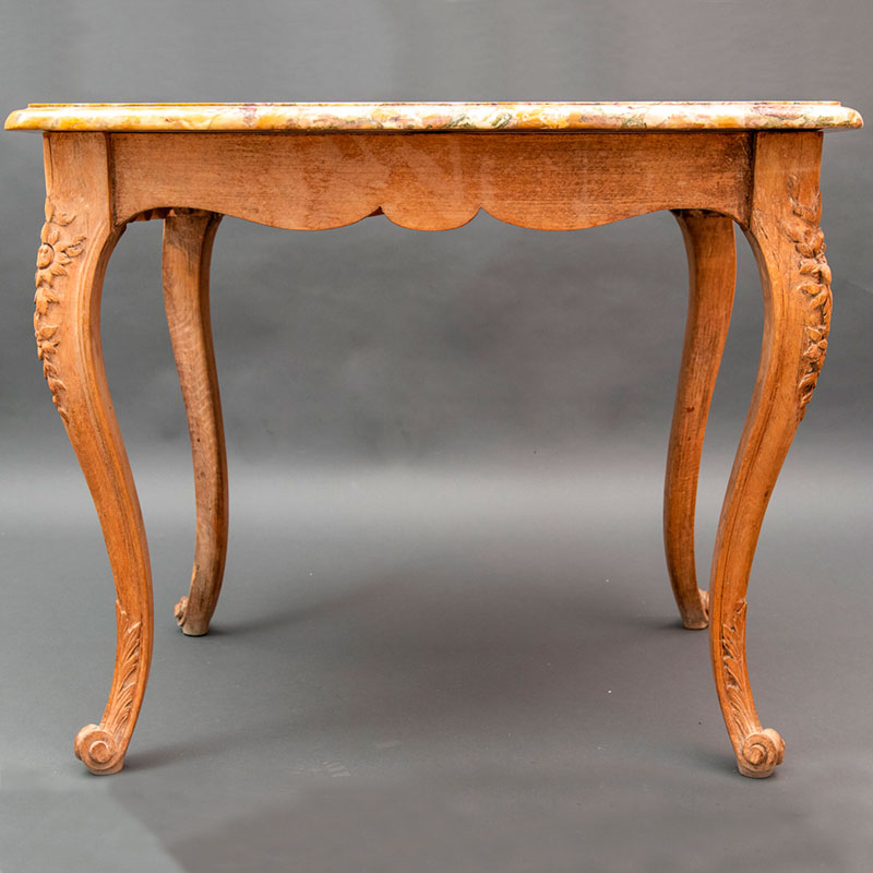 Restauration table style louis xv Meyrin